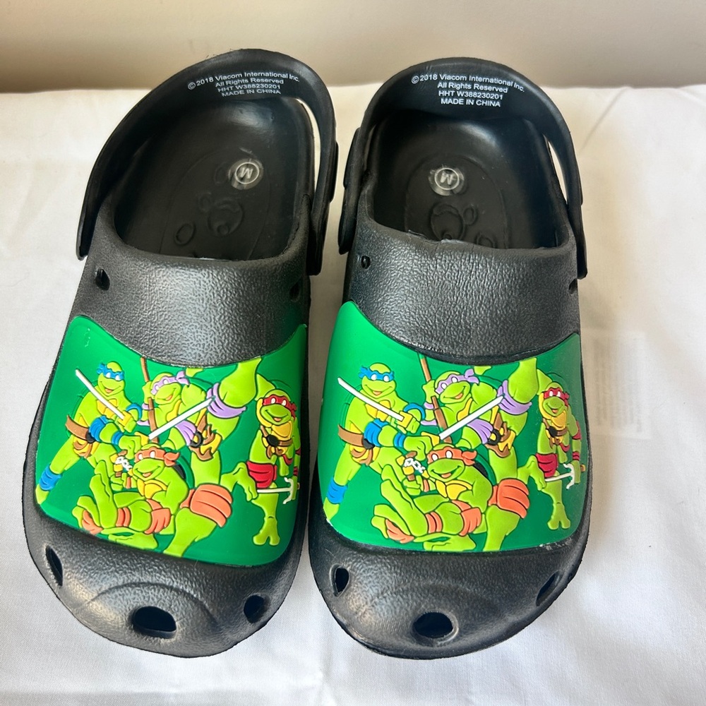 Kids Black and Green Ninja Turtles Crocs